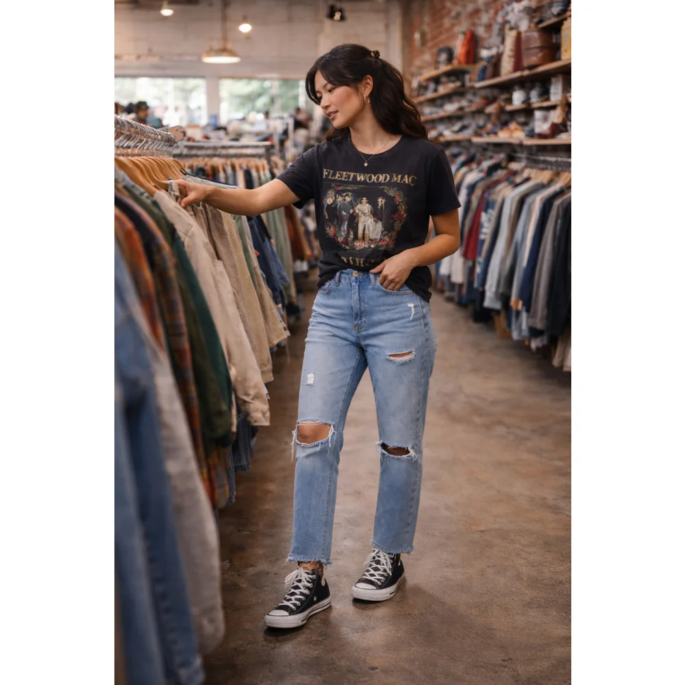 Vervet Size 31 High Rise Distressed Straight Leg Raw Hem Blue Denim Jeans - Picture 1 of 11